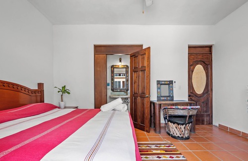 Las Glorias Hotel | Private Boutique Hotel, Groups Up to 48 Guests