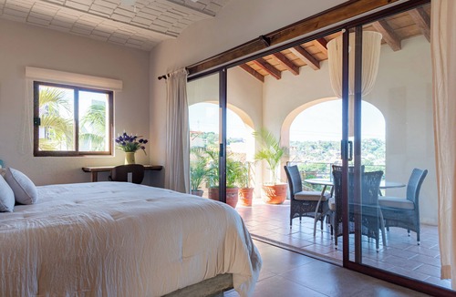 North End House | Private Home Near Beach, Surf spots and Town