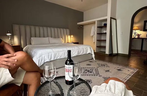 Ajijic Apartment | Quinta Los Caballos, suite #3/Habitación en hotel boutique en Ajijic, México.
