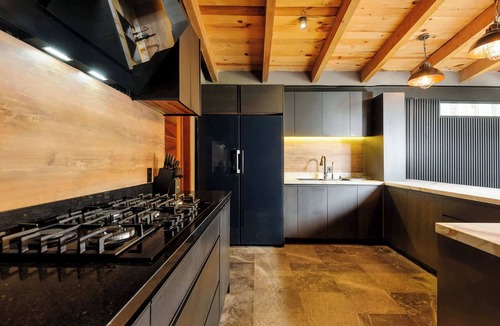 Valle de Bravo House | Rancho Olivos: w/Private HotTub, Pool Table &Padel