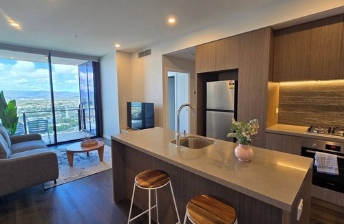 Broadbeach Apartment | River View High-Rise 1BR Apartment by GC Casino