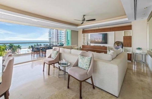Marina Vallarta Apartment | Shangri-La T5-7B | 4BR Puerto Vallarta Oceanfront