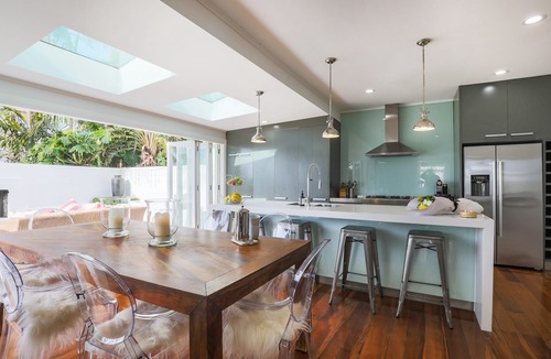St. Mary's Bay House | St Marys Bay 4 Bedroom Luxurious Villa for 8 & 2 Carparks