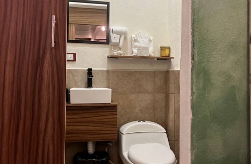 Ixmiquilpan Hotel | Studio 5 | Casa Maakja
