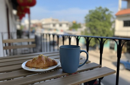 Colonia 5 de Diciembre Apartment | Studio with Balcony + Rooftop Walk to Beach