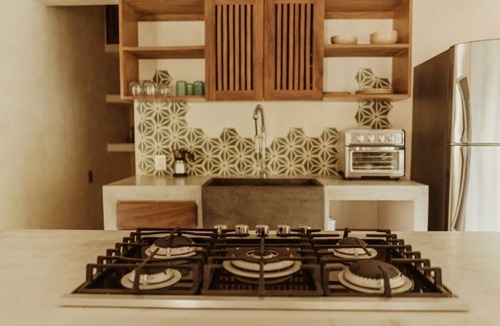 Sayulita House | Stunning 3BD 3.5BA home with infinity salt-water pool. 5m to Sayulita beach.