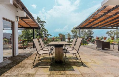 El Santuario Villa | Stunning home in Valle De Bravo with lake view