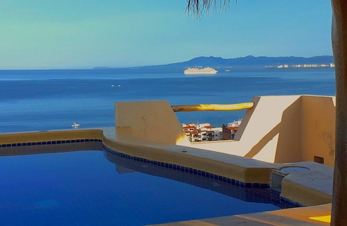 Downtown Puerto Vallarta Apartment | Stunning view. Penthouse. Pool, terrace, bar.