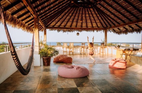 Los Tamarindos Hostel | Surfnest Hostel