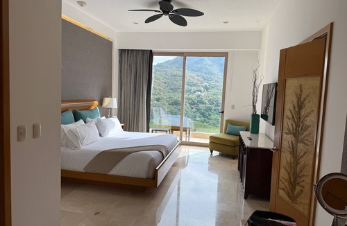 South Shore Hotel Area Resort | THREE BEDROOM PANORAMIC MOUNTAIN GRAND PENTHOUSE - GARZA BLANCA PUERTO VALLARTA