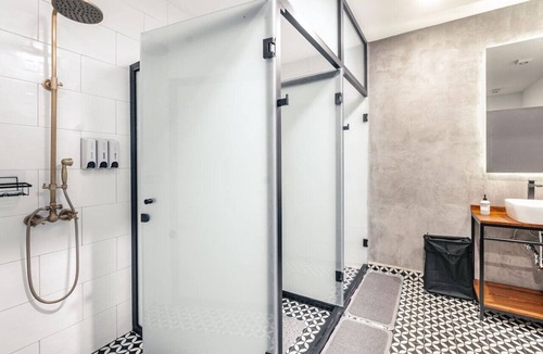 Benito Juarez Cabin | Top Bed | Mixed Shared Room