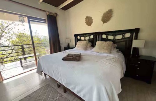 Alto Lucero Apartment | Tranquil Couple Retreat | Near Beach & Nature