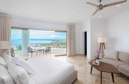 Colonia 5 de Diciembre Villa | Villa Iris 9BR Modern Villa Weddings + Retreats + Birthday Celebrations
