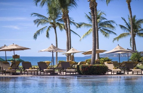 Flamingos Villa | Villa La Estancia- Spacious Luxury 3-bedroom Villa with AC, WiFi, Gym, & Spa
