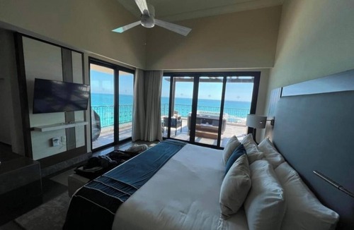 El Tezal Villa | Villa La Valencia Ocean Front Penthouse 3 bedroom