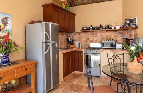 San Francisco Villa | Villa Sweetwater - Ocean view villa just a five-minute walk to the beach!