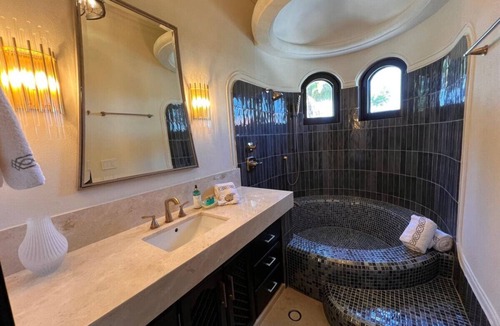 South Shore Hotel Area Villa | Vista Estrella Luxury Retreat