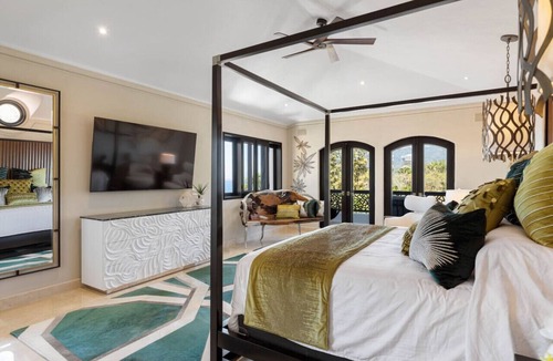 South Shore Hotel Area Villa | Vista Estrella Luxury Retreat