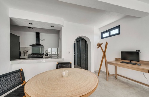 Lazaro Cardenas Apartment | Walk to Beach + Rooftop Views: Puerto Vallarta Apt