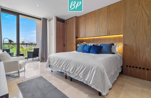 La Cruz de Huanacaxtle Apartment | Zantamar 304E: Beachfront Condo w/Pools & Gym