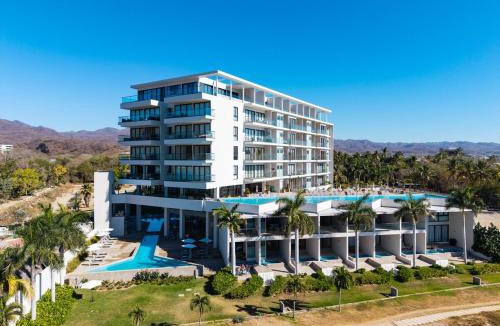La Cruz de Huanacaxtle Apartment | Zantamar Penthouse 603B, right on the beach