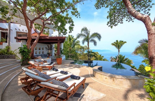 Conchas Chinas Villa | ZEN HILLSIDE VILLA - VIEWS AND FULL STAFF