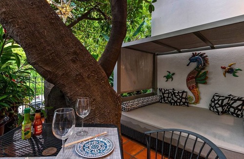 Romantic Zone Condo | Zona Romantica Oasis/Pool/2 block Pier bars shop