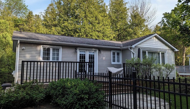1 acre Beachside Cottage along the Shipley Trail in Port Elgin
