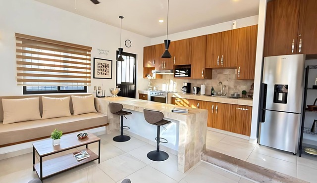 1 Bed Guest House-Walk To Everything-Patio-Gym-Pickleball Court-Bikes-Golf Cart