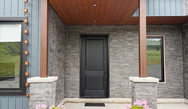 10-Acre BOQ/PEC Estate, Waterfront, 3BR Ensuite & Walk-in, +1BR, Gourmet Kitchen in Greater Napanee