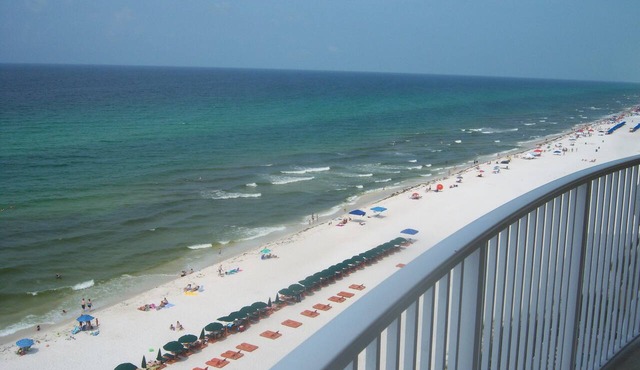 #1010 End Unit, Sleeps 8-Amazing Views of Sunrises & Sunsets, Chairs included in Panama City Beach