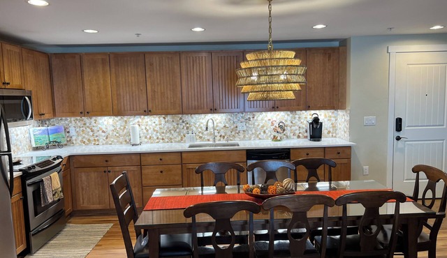 3 Bed/Bath Updated Condo 50 Steps to Main Lift w/30-Foot Balcony Facing Ski Runs in Granby