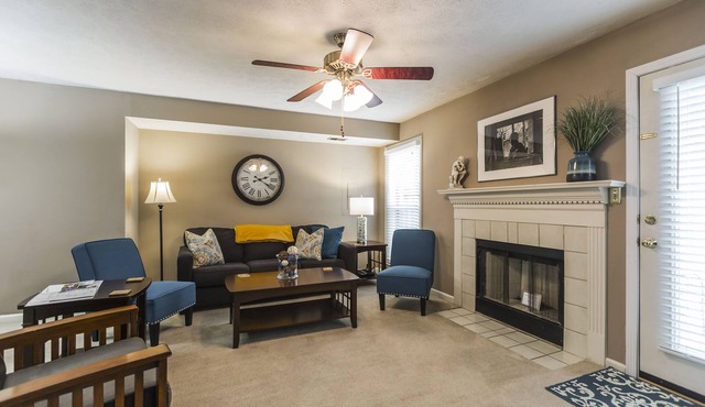 3 Bedroom Downtown Townhouse, Close to All! in Lexington