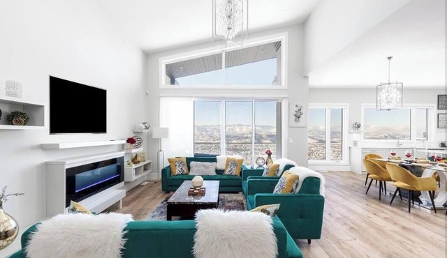 6Bd+4Bath/Firepit+BBQ/180'Views in Kelowna