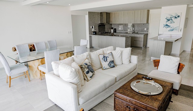 ACAPULCO RESIDENCES WITH GOLF VIEWS