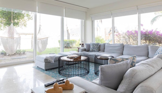 Award Wining Villa With Private Pool Beach and Staff