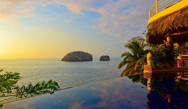 Azul Profundo I -OceanFront Villa-From 8 up to 15 Bdrooms, Full Staff