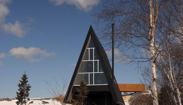 Back Bay A-Frame: Coastal Escape in Terence Bay’s Wild Beauty in Terence Bay