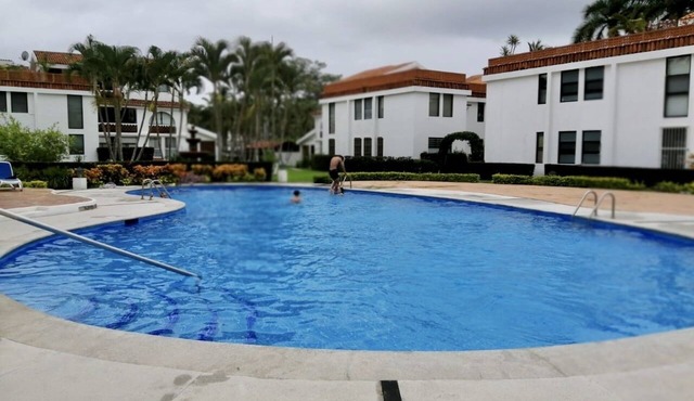 Beautiful 2 bedroom condo just two blocks from the beach