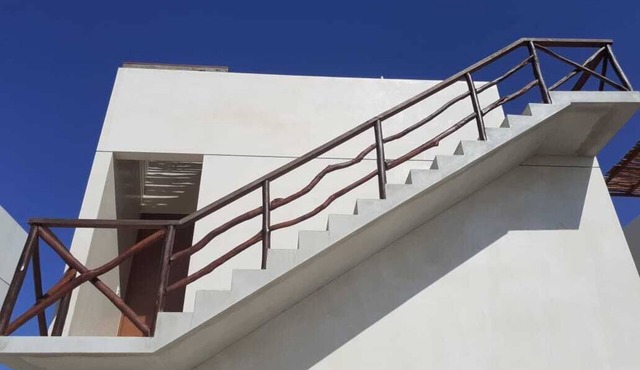 Beautiful 4 Bedroom Villa - 3 minute walk to the Beach!