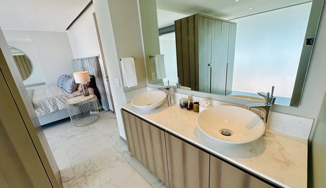 Beautiful Penthouse 5BR/12 People
