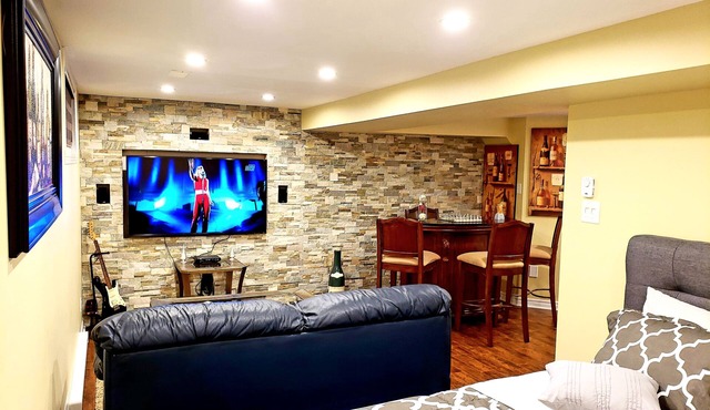 Cozy house in Montreal West | Fully equipped | Large groups | Close to airport in L'Île-Bizard—Sainte-Geneviève