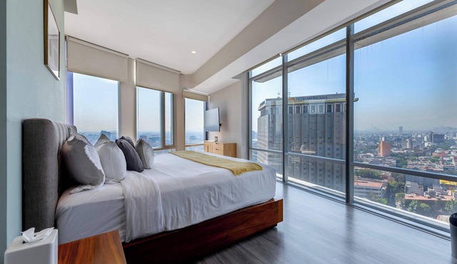 Capitalia | Stunning Skyline Views Reforma 2BR in Ciudad de México