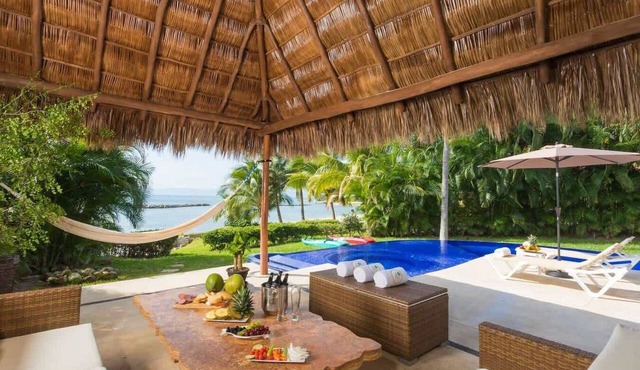 Casa del Mar, Beachfront Pool, Gym & Ocean Views