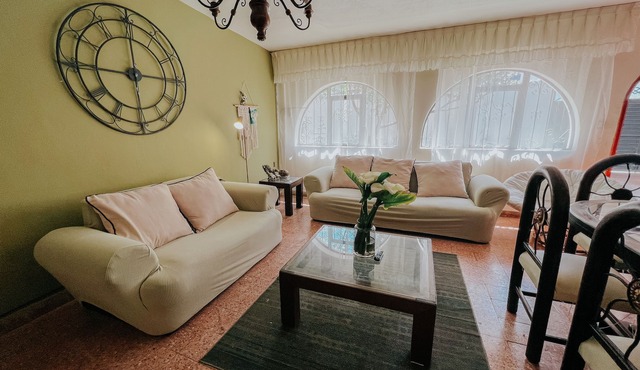 Casa Duraznos /center + fast WiFi + parking /pet friendly