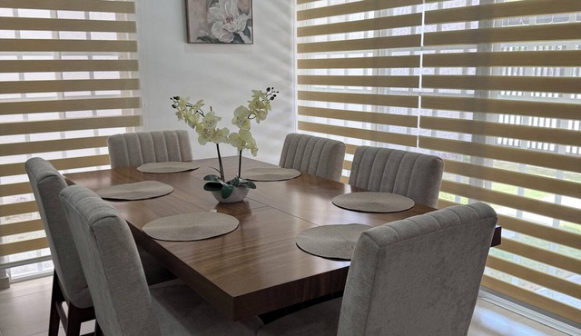 Casa Victoria | 3-Bedroom, 2.5 Baths, AC & Garage in City. Valleys