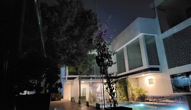 Centrally located apartment in secure subdivision, 5 min from FORD, 40 min from AIFA.