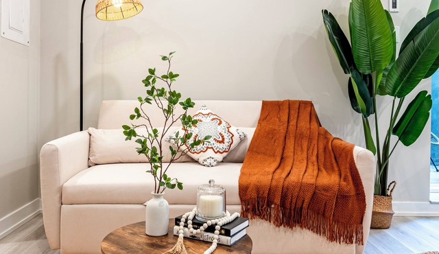 Charming 1 bedroom Boho retreat- Close to downtown in Ottawa