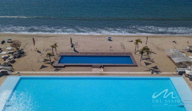 Coastal escape w/pool & beach access