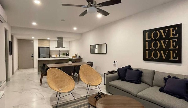 Condo Escamilla | Rooftop Pool Walk to the Beach